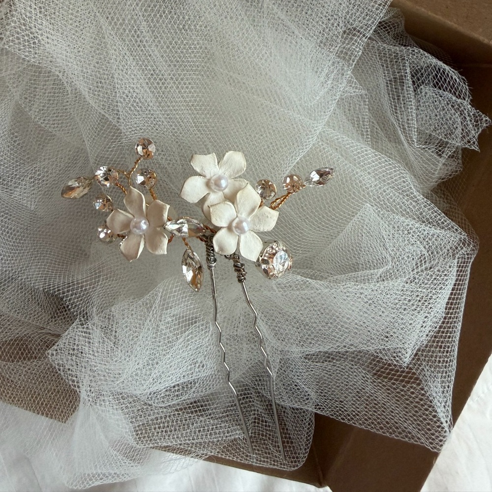 Bridal Hair Piece from Clarissa Boutique. Never worn.